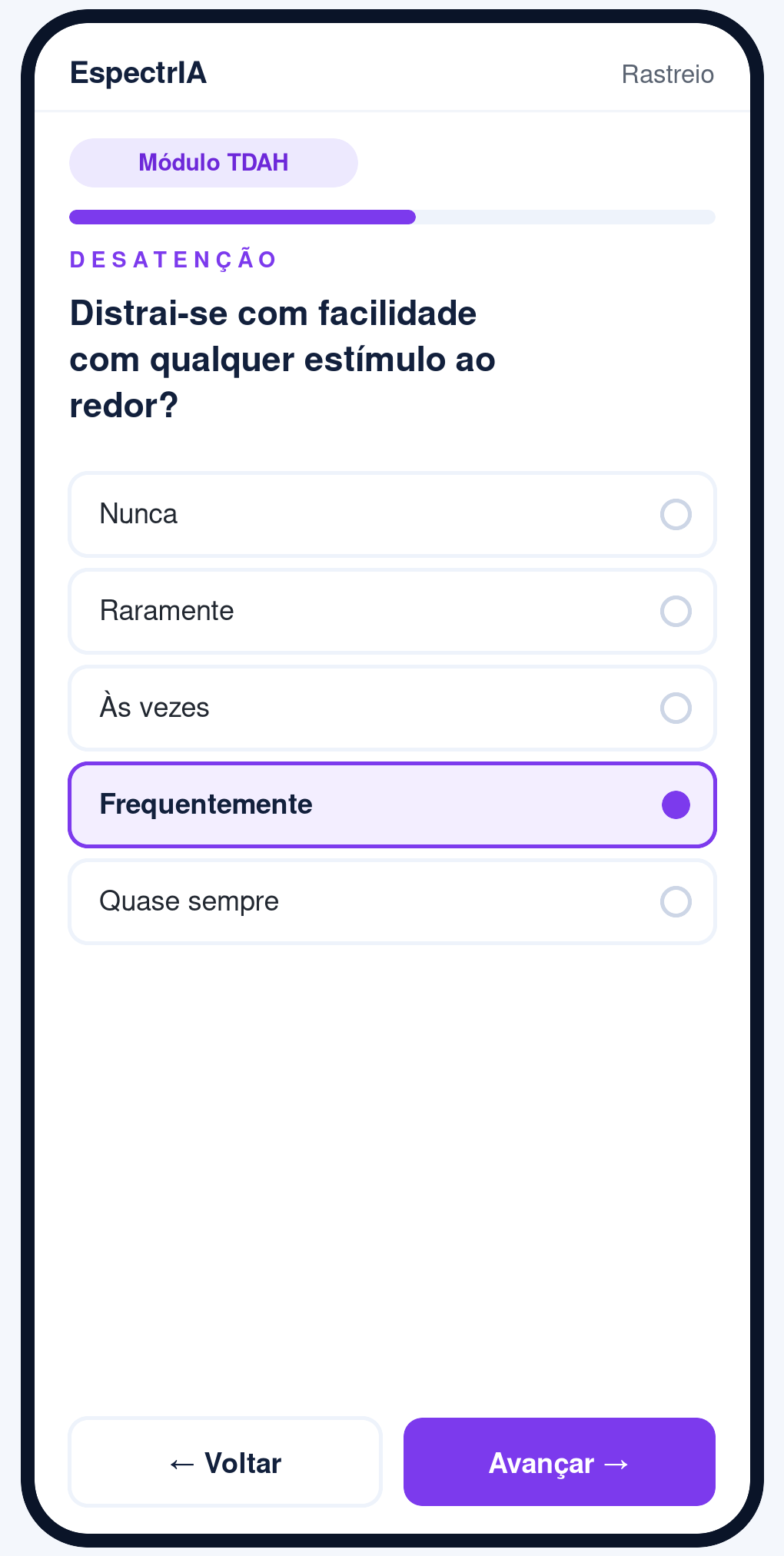 Paciente respondendo o rastreio de TDAH no celular